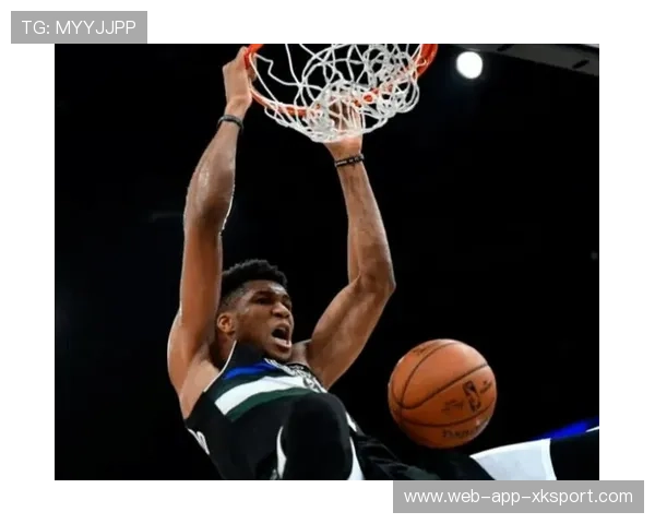 字母哥带家人去迪士尼被游客误认保安