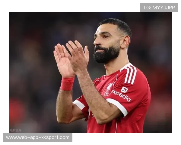 利物浦在前场疯狂压制，萨拉赫头球稍高