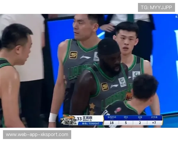 弗格突破造犯规，罚球稳，辽宁追分